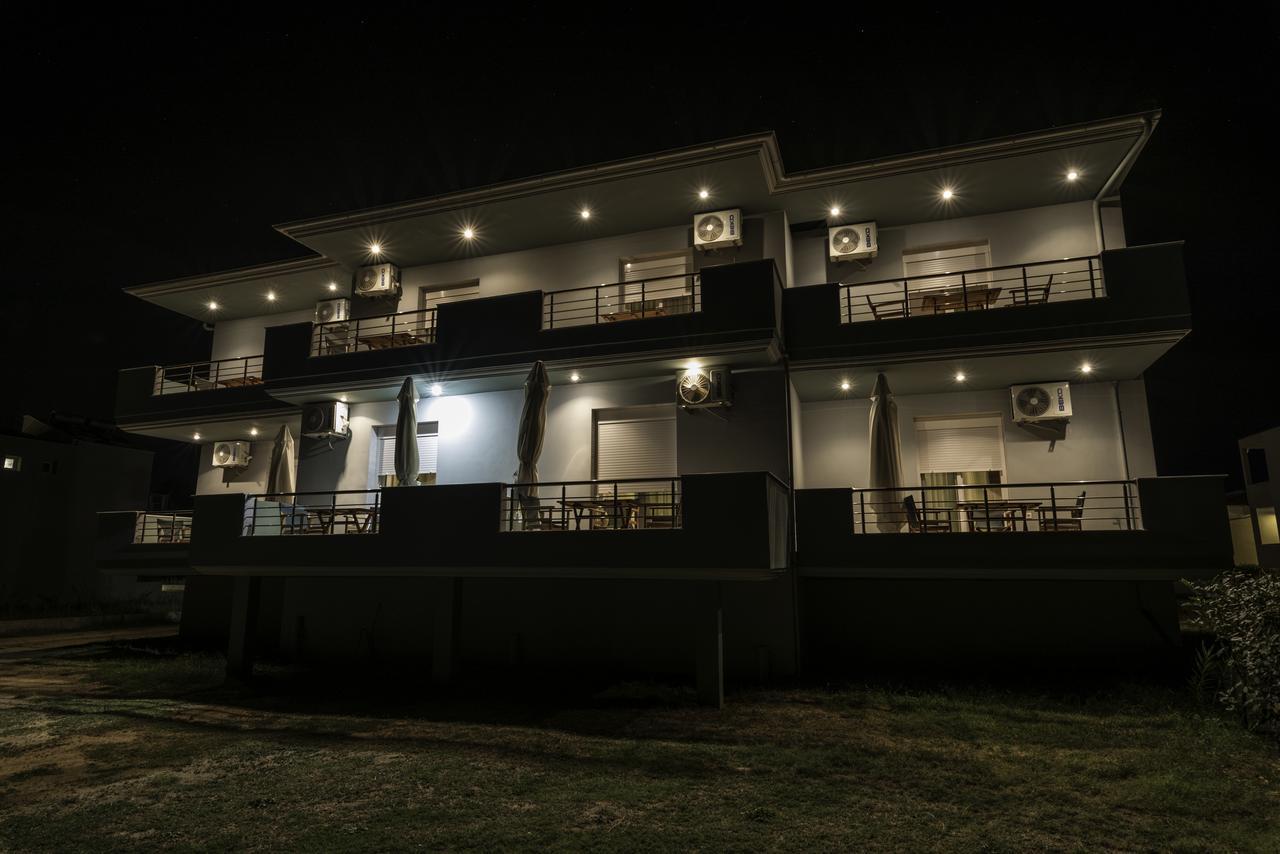Zeus Aparthotel *