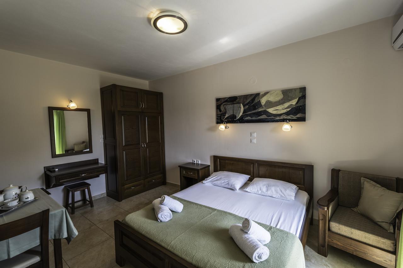 Zeus Aparthotel
