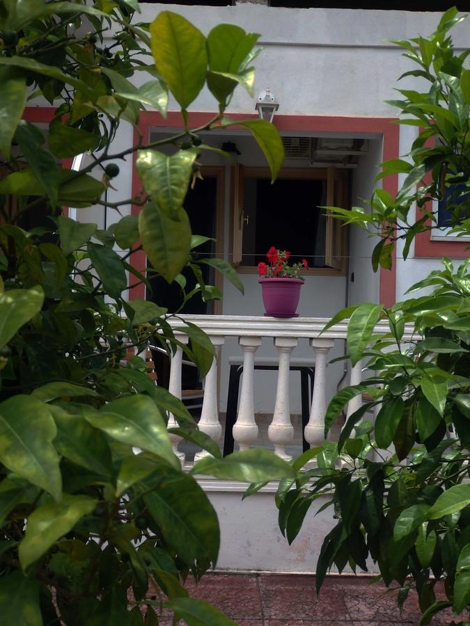 Petros Aparthotel