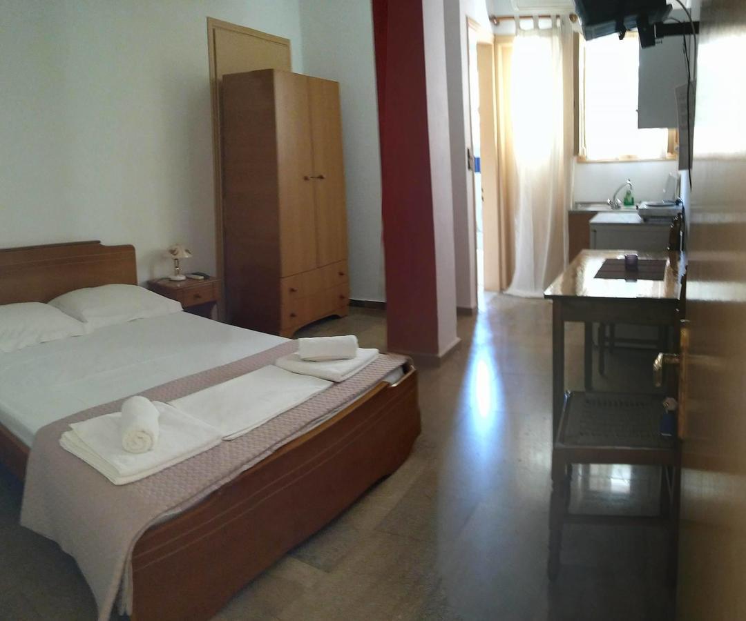 Aparthotel Petros