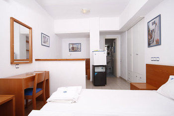 Galazio 3* Batsi (Andros)