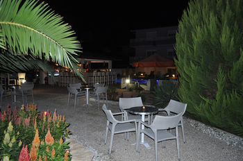 Sarti Plaza 2* Sarti