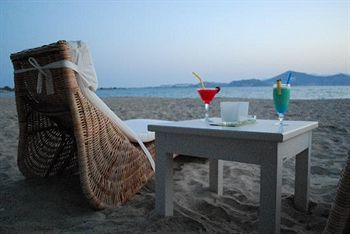 Ippokampos Beachfront Apartment *