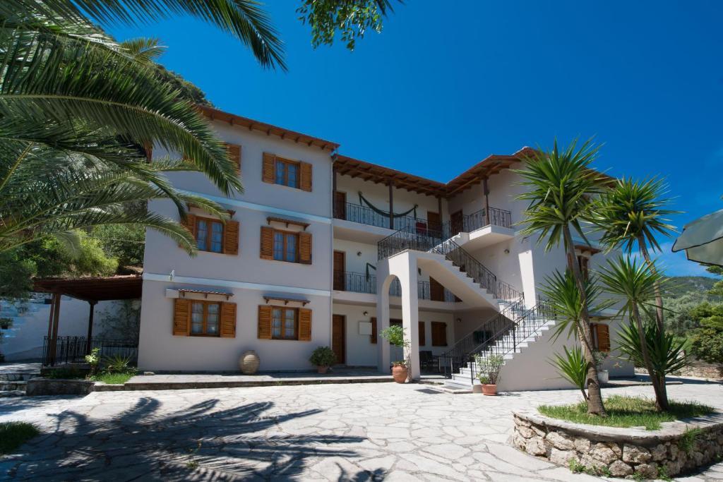 Ilios Lefkada City