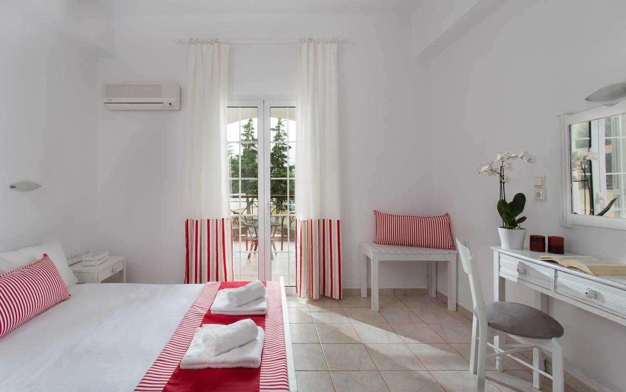 Iris Hotel 3*