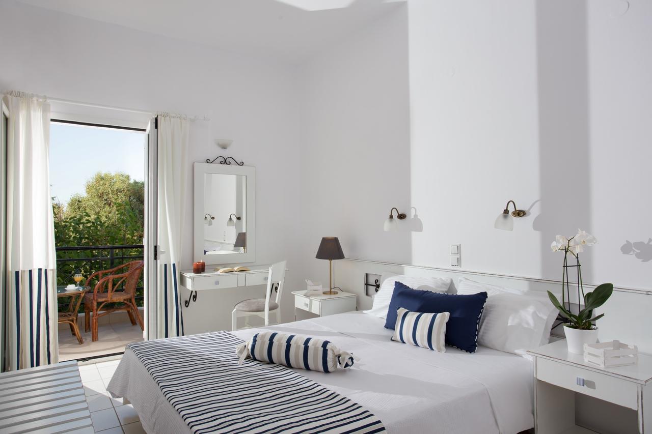 Iris 3* Monemvasia