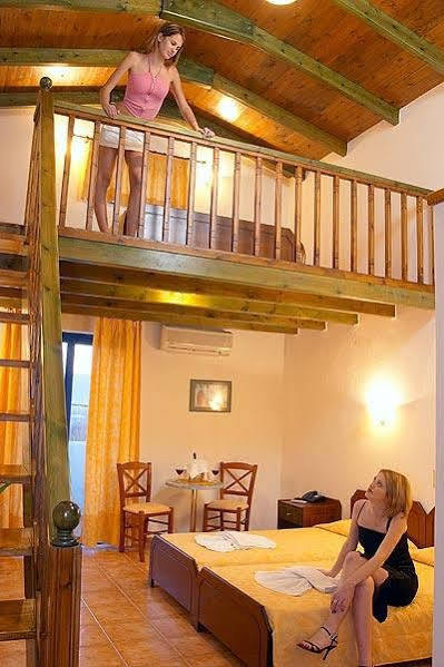 Adelais Hotel