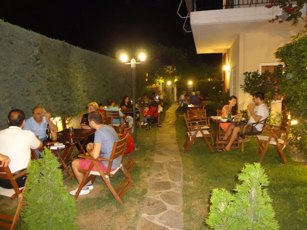 Nostos Aparthotel Nea Mesagkala