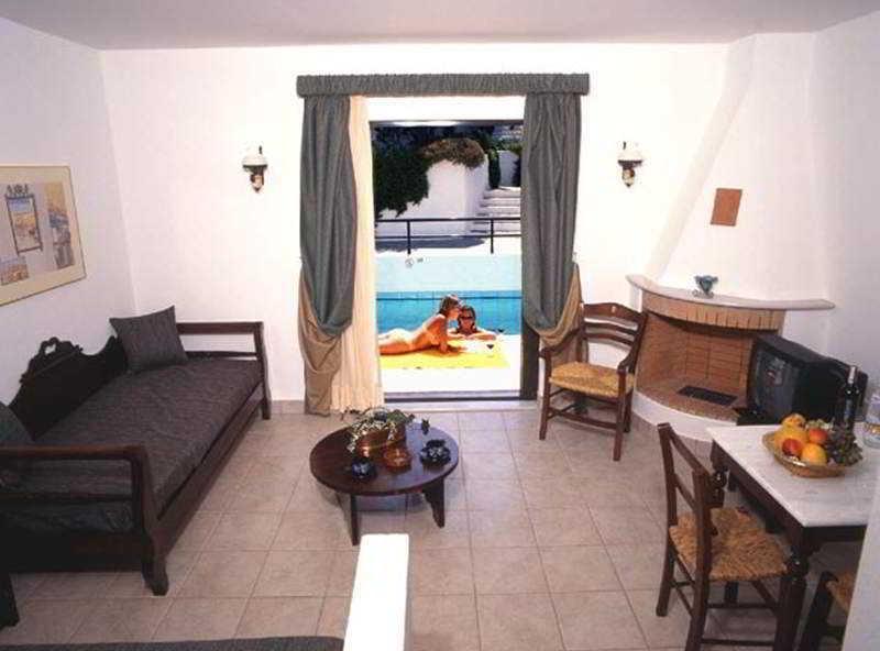 Maris Resort