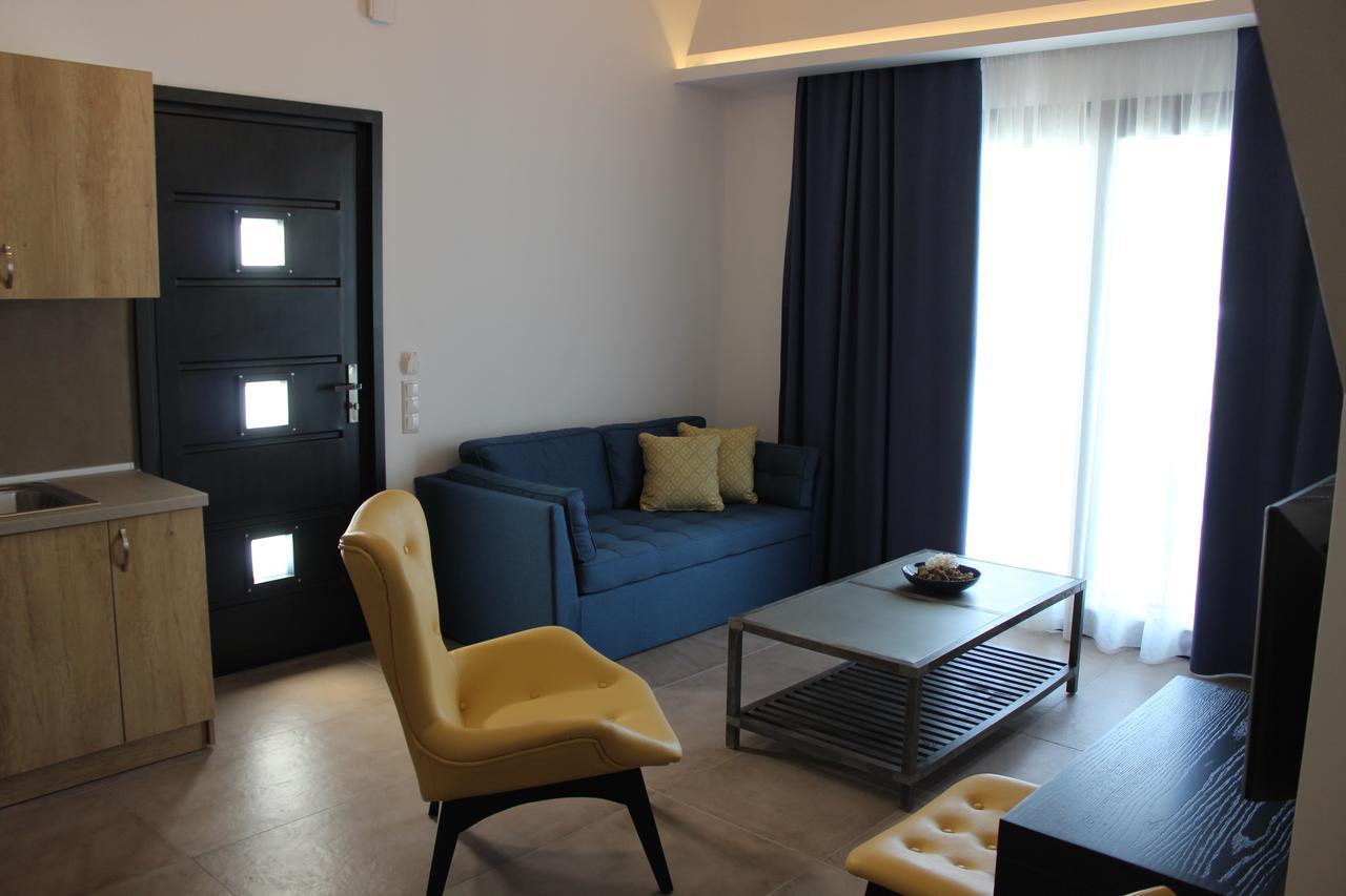 Theros & Aparthotel 3*