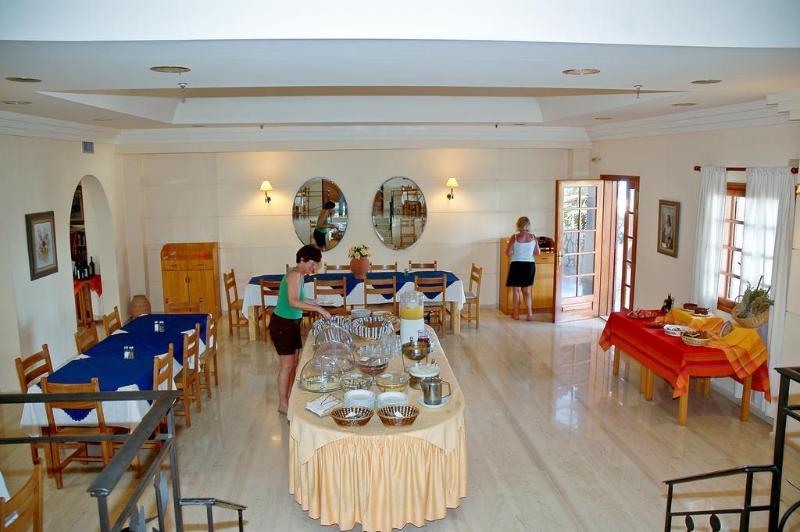 Navarone Hotel