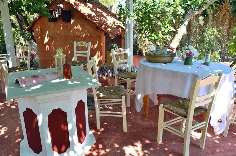 Therianos Traditional Farm stay *