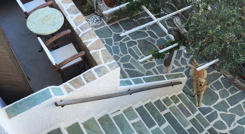 Aeolos Beach 3* Karavostasis (Folegandros)