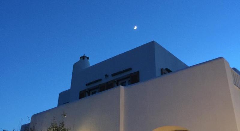 Aeolos Beach 3* Karavostasis (Folegandros)