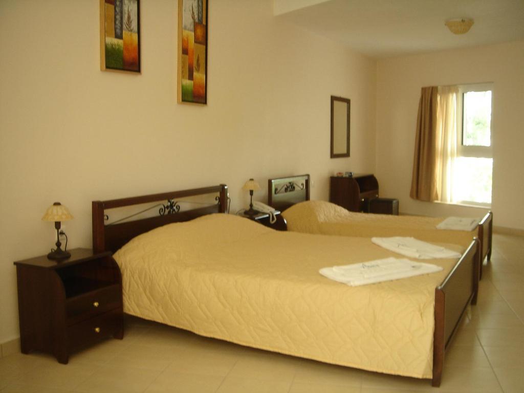 Avra Hotel 3*