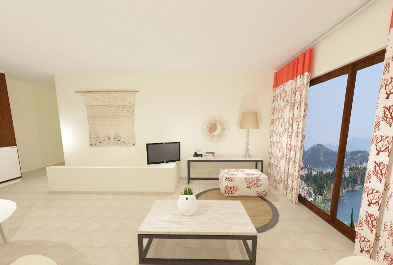 Living 3* Skiathos Town