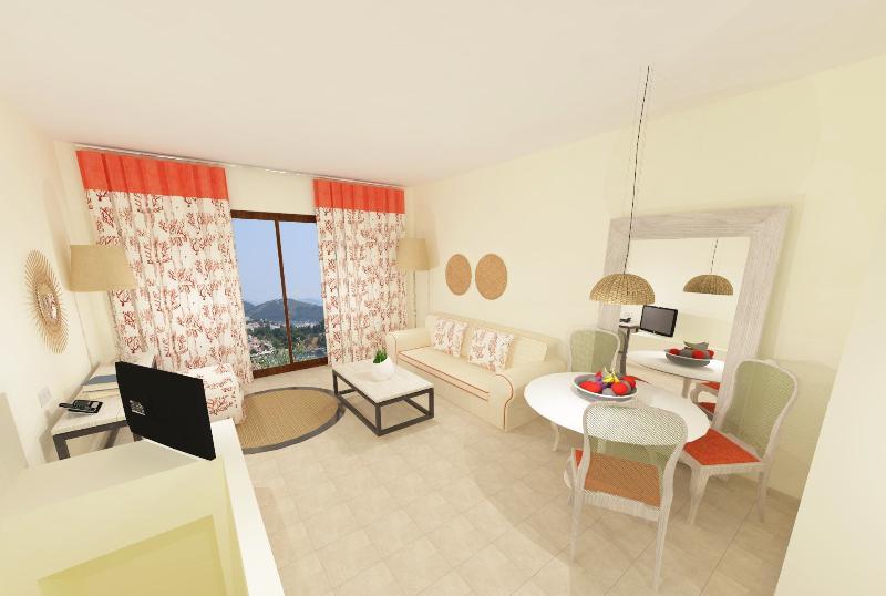 Aparthotel Living 3*