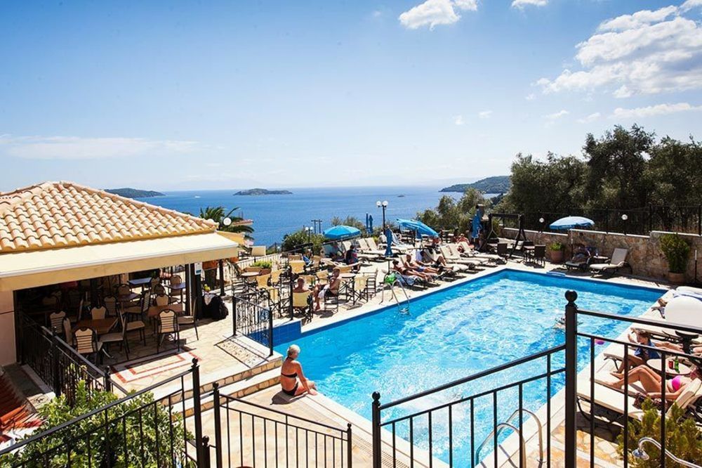 Aparthotel Fiorella Sea View 2*