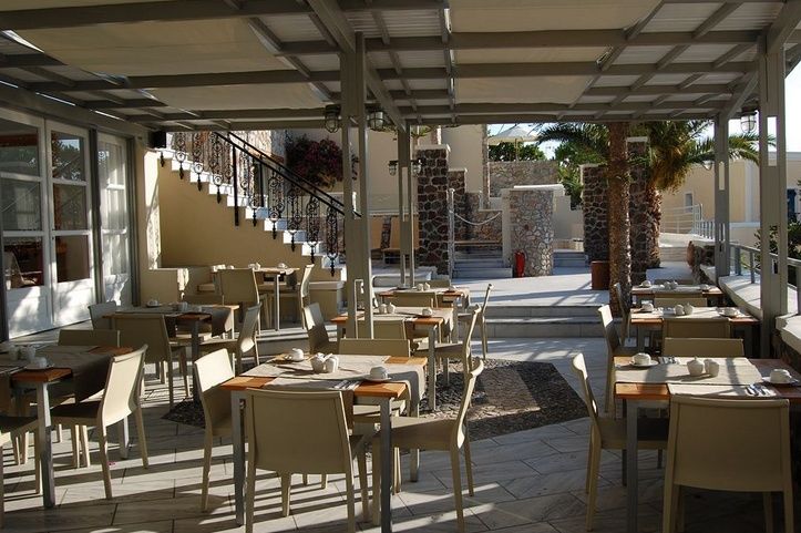 Antinea & 4* Kamari (Santorini)