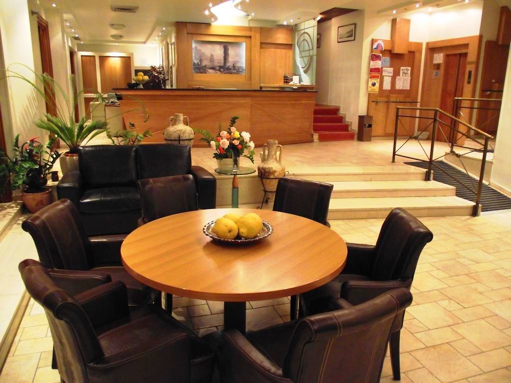 Hotel Aeolis 3*
