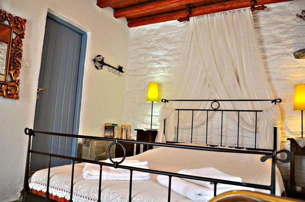 Cavo Perlevos Studios 3* Otzias