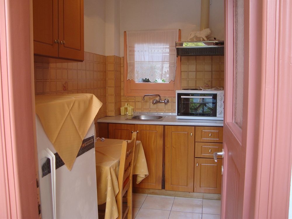 Guest house Galazios Kolpos 2*