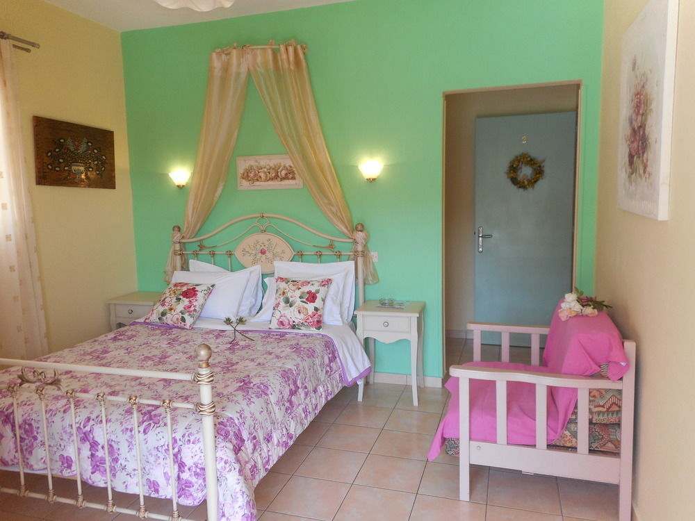 Guest house Galazios Kolpos 2*