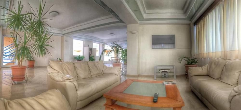 Aparthotel Adonis 3*