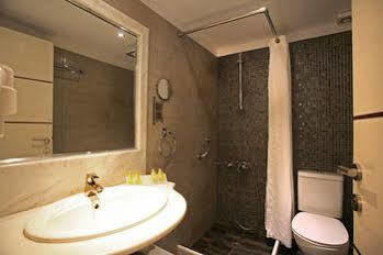Loizos Stylish Residences 3* Fira (Santorini)