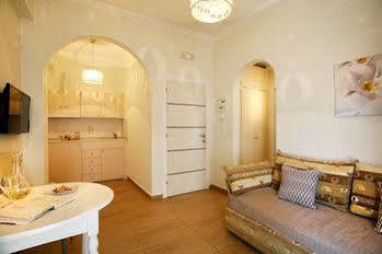 Hotel Loizos Stylish Residences 3*