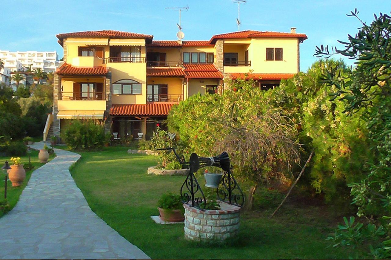 Aparthotel Tripiti *