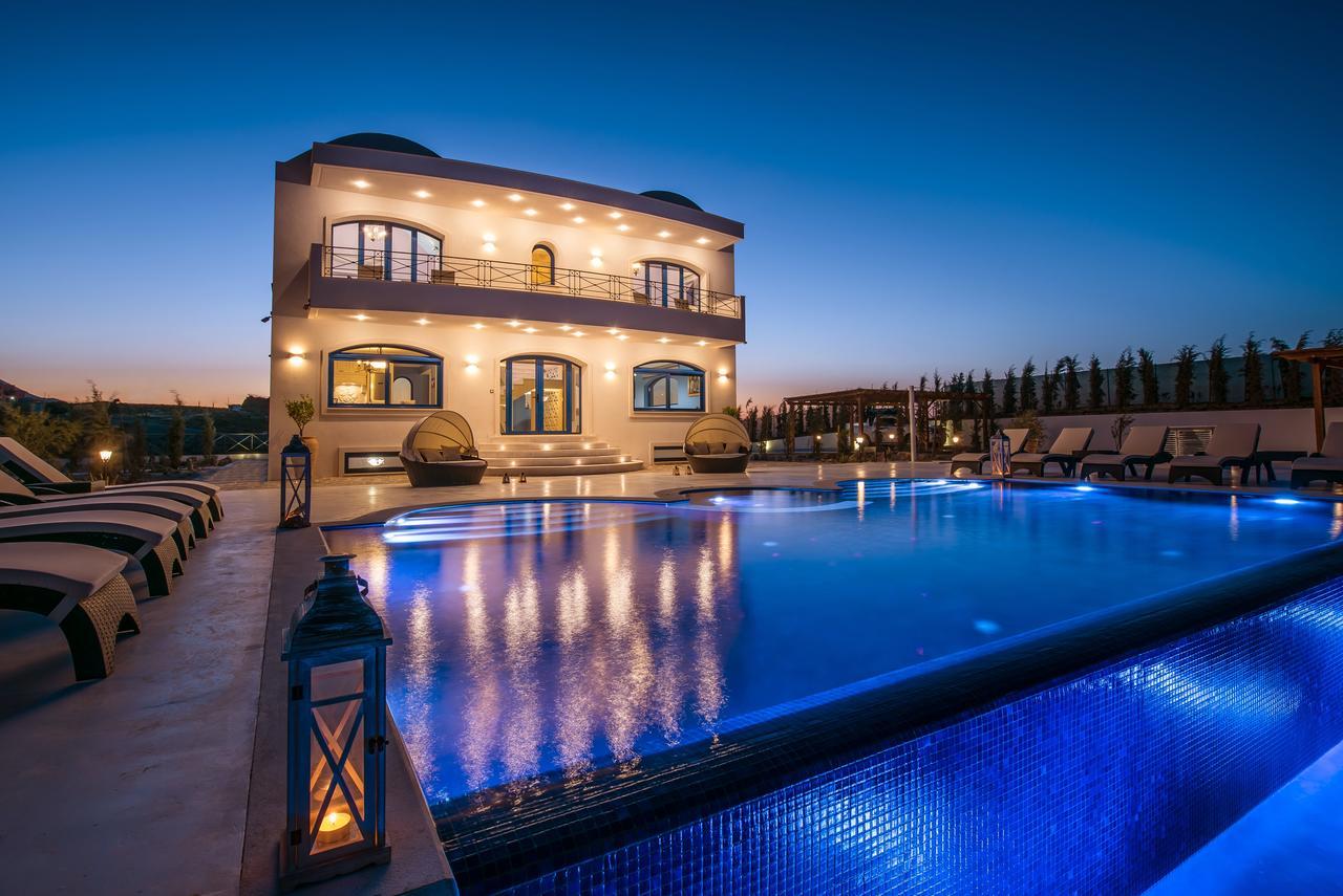 Villa Santorini, Wine Dark Sea *