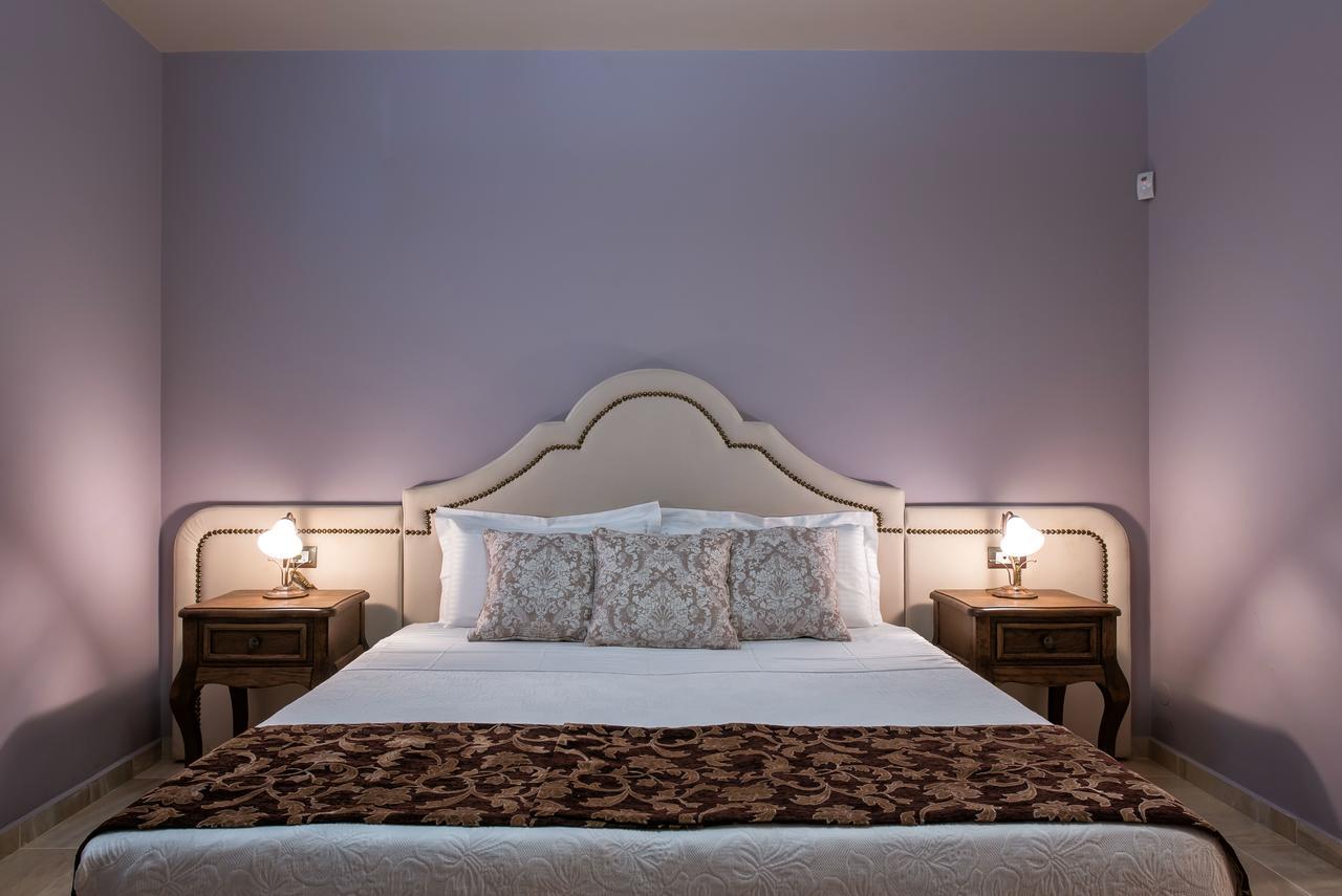 Villa Santorini, Wine Dark Sea *
