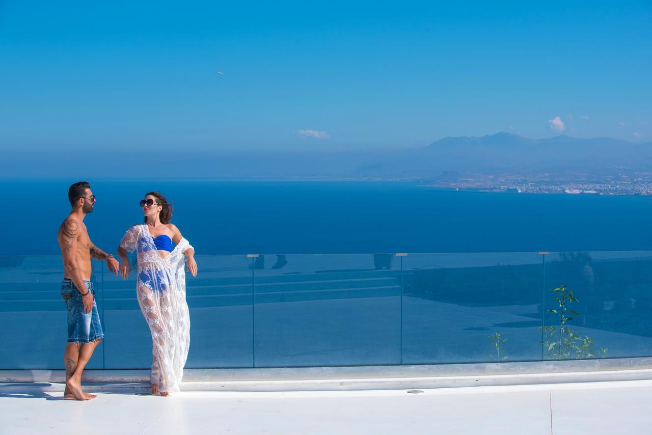 Santorini, Wine Dark Sea * Achlada