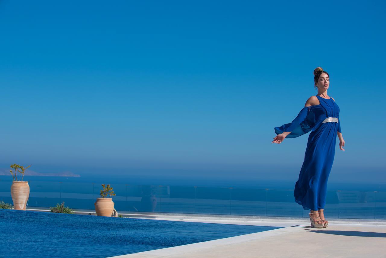 Villa Santorini, Wine Dark Sea *
