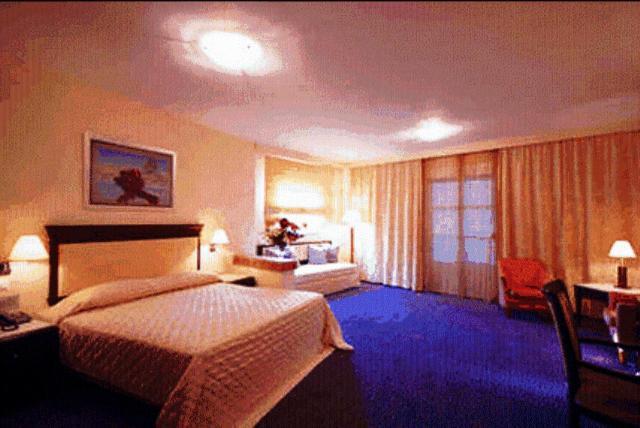 Hotel Crithoni's Paradise