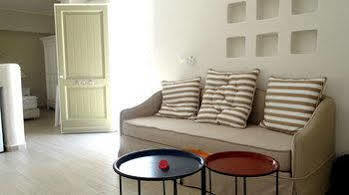 Guest house Naxos Oceamo 2*