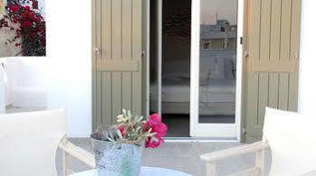Guest house Naxos Oceamo 2*