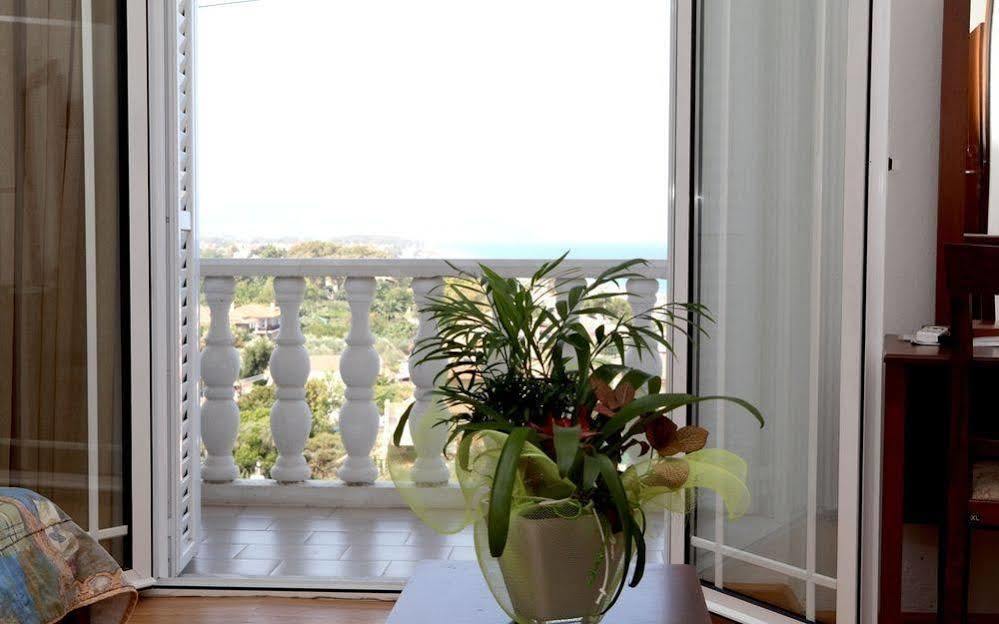 Hotel Golden 3*