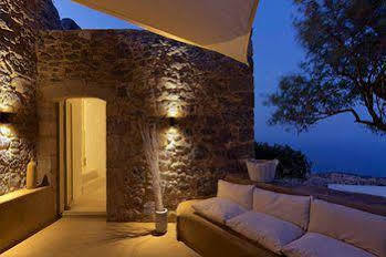 Melanopetra Boutique * Emporeios (Nisyros)