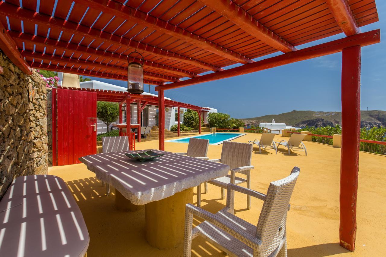 Royal Seaside Villa *