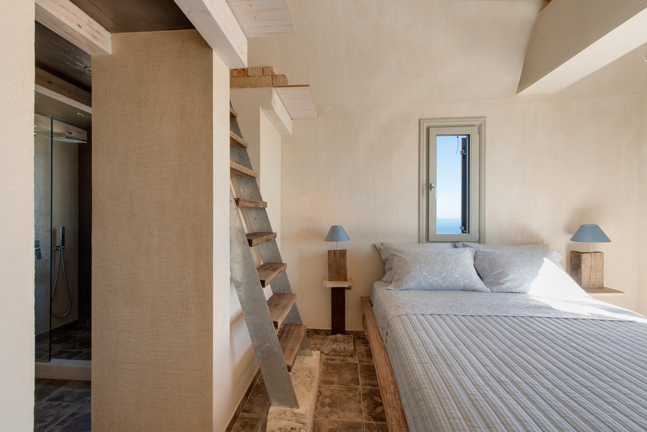 Amaranthine Villa
