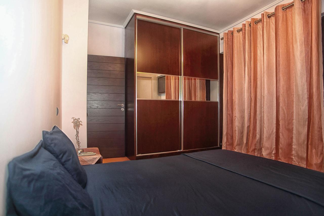& Sea View Flat *