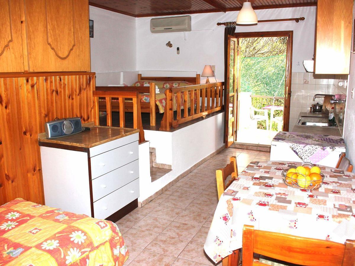 Kotroni * Skiathos Town