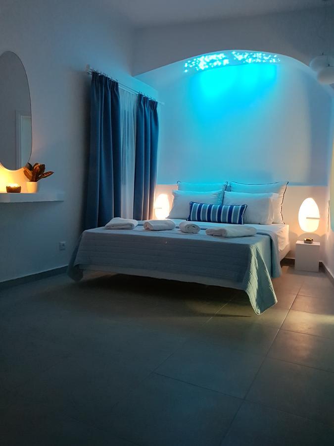 Amera * Fira (Santorini)
