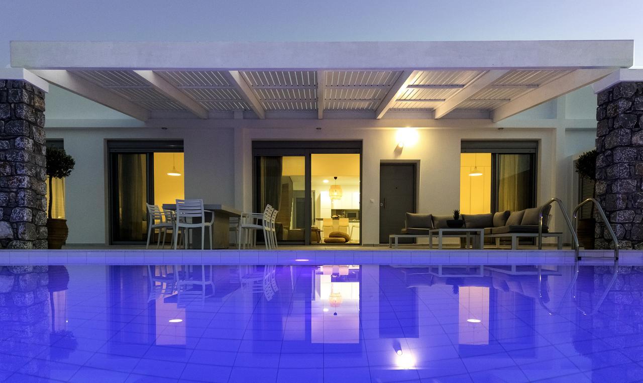 Villa Serene With Swimming Pool In *