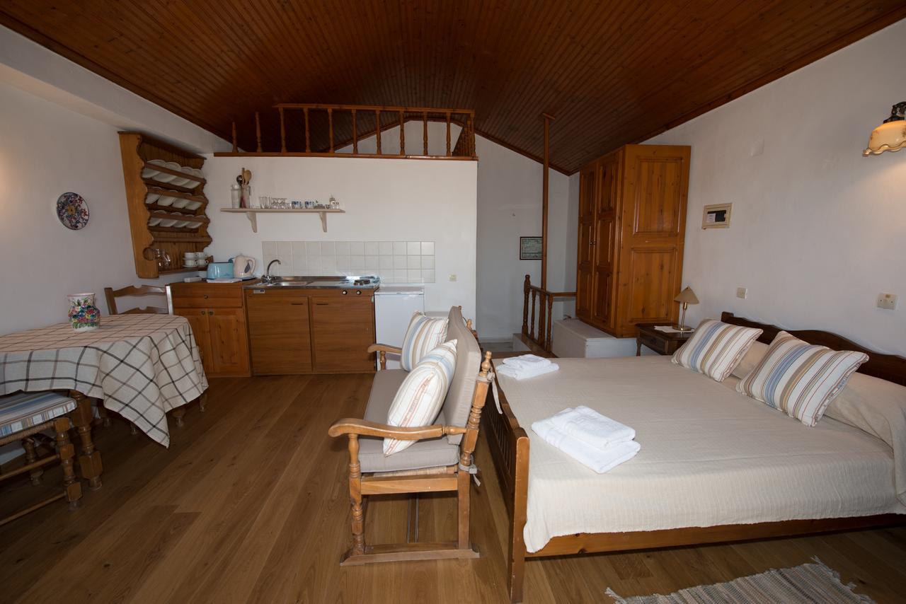 Apartment Kyklameno Studio No 3 *