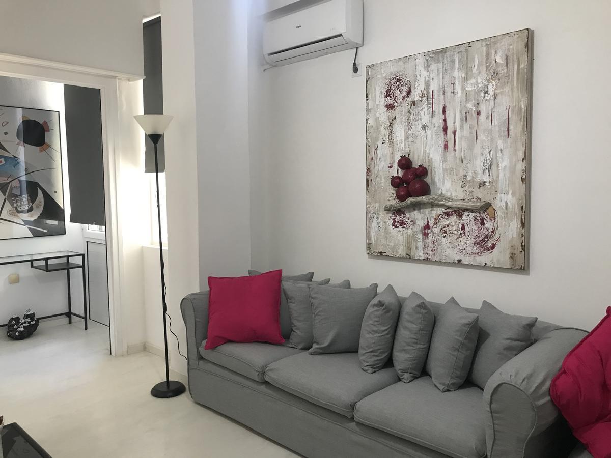 Cosy In Glyfada Center Apartment *