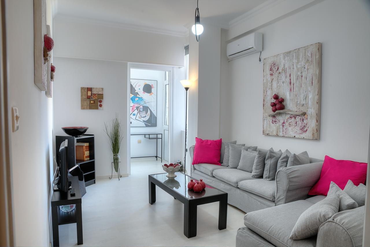 Cosy In Glyfada Center Apartment *