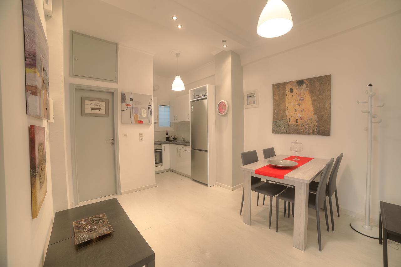 Cosy In Glyfada Center Apartment Athens